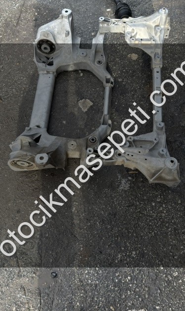 BMW İ7 TRAVERS MOTOR ALT BEŞİĞİ
