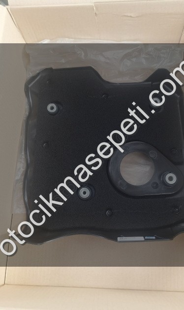 Mn171914 L200 motor üst plastiği 07-15