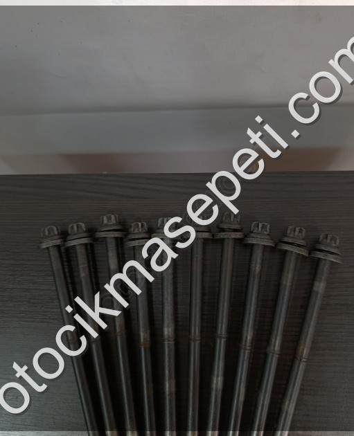 Opel Vectra B 2.0 DTI Silindir Kapak Saplamaları