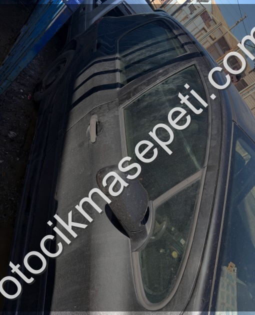 Peugeot 307 sağ  ön kapı siyah