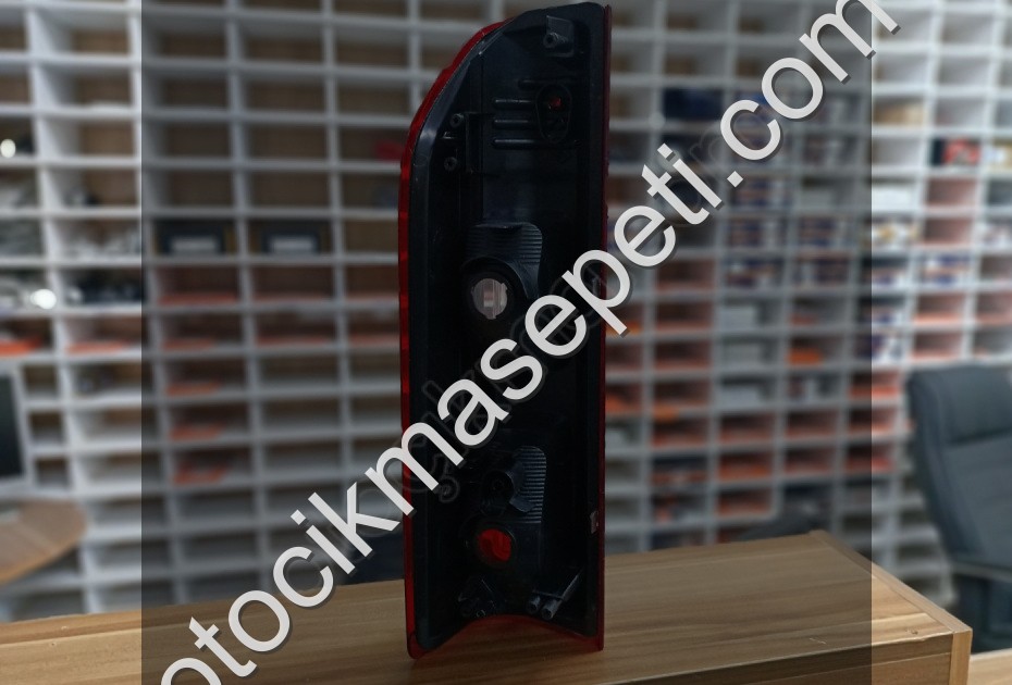 Renault Trafic Arka Stop Lambası Sag ve Sol 2015-2018