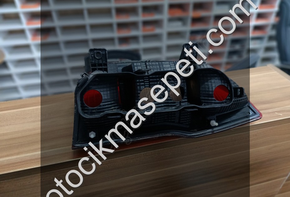 Ford Tourneo Courier Arka Stop Lambası Sag ve Sol