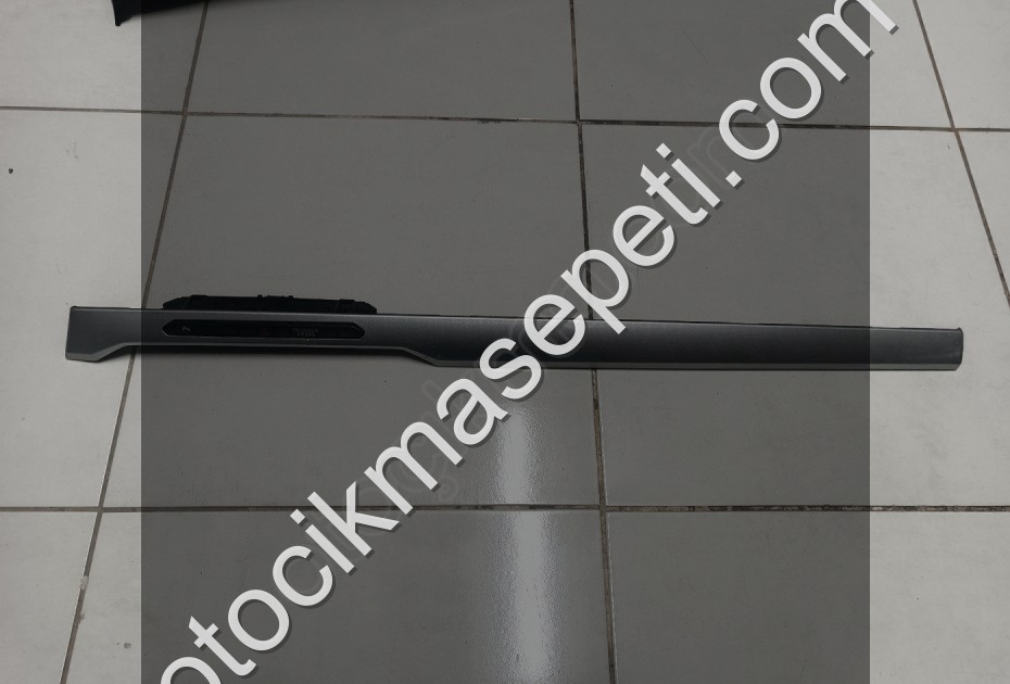 Passat B8 göğüs çıtası