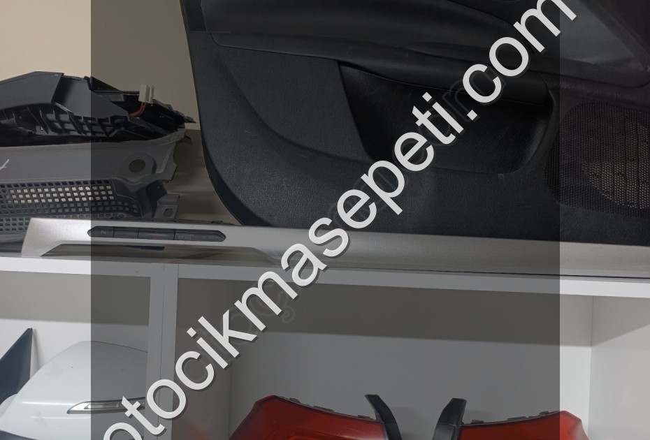 Passat B8 göğüs çıtası