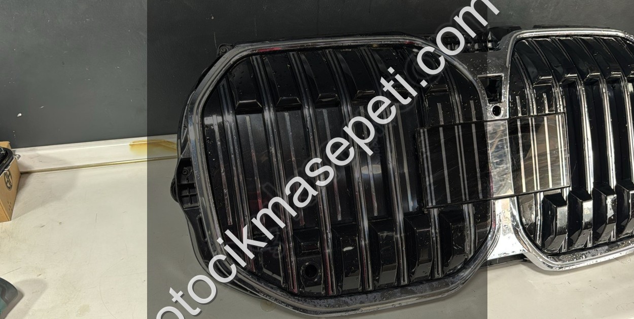 BMW 7 SERİ İ7 ÖN PANJUR PANJUR ARKASI MASKE 5A046F515