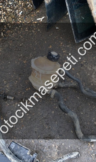 Renault 21 yedek su bidonu