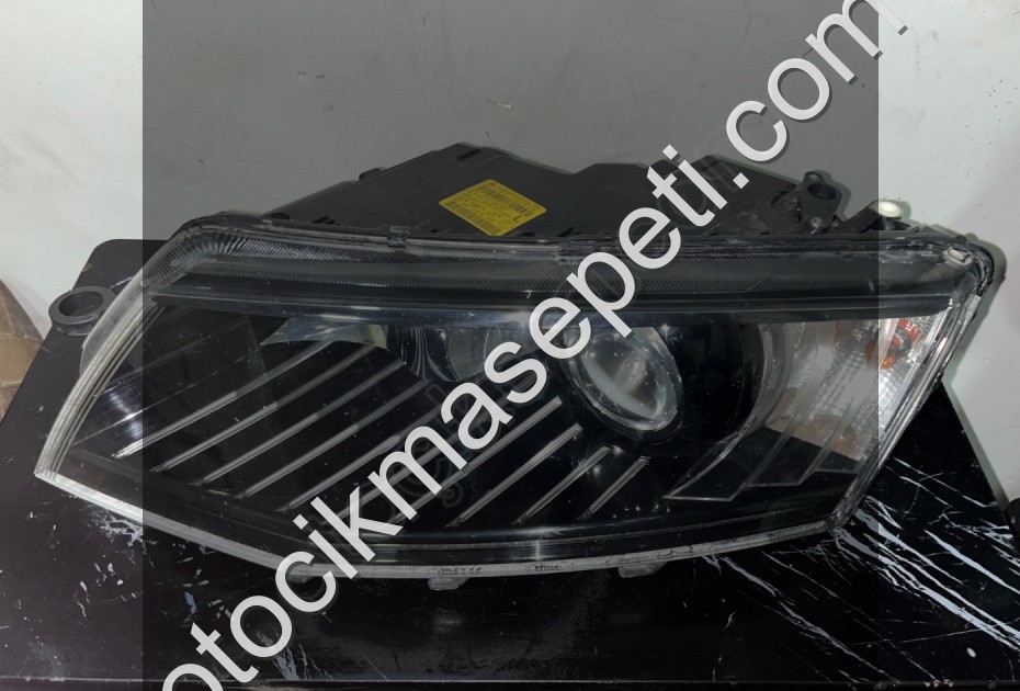 SKODA OCTAVİA SOL ÖN FAR 2013-2017 ÇIKMA ORİJİNAL 5E1 941 015 B