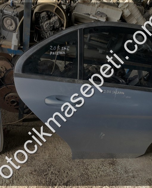 MERCEDES W205 SAĞ ARKA KAPI OTO FEDAİ