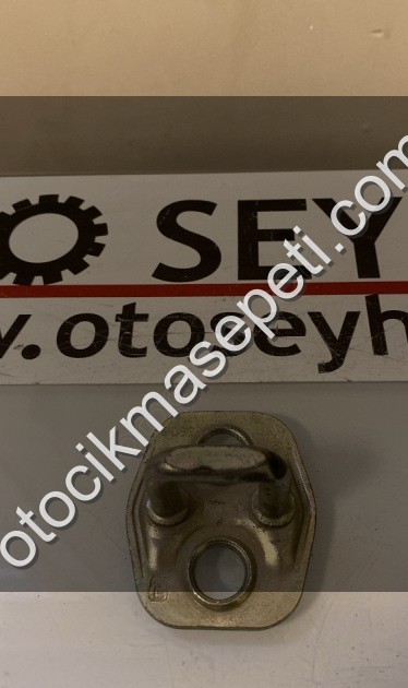 Nissan Primera 2007 sol ön kapı kilit karşılığı