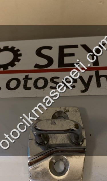 7148705 bmw 5 serisi e60 ön sağ sol kapı kilit karşılığı