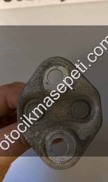 Toyota Carina 1998 sol arka kapı kilit karşılığı