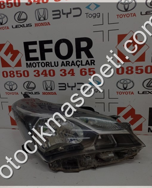 TOYOTA YARIS SAĞ FAR ORJINAL ÇIKMA YEDEK PARÇA
