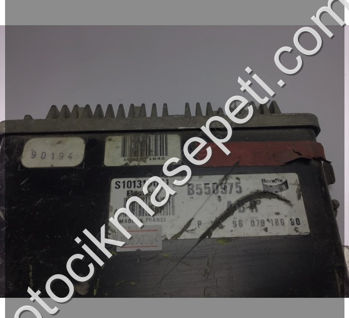 Peugeot 605 Abs Beyni S101315001G B550975 9607918680