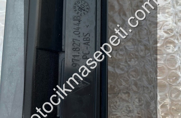 PORSCHE PANAMERA BAGAJ YAZISI ORJİNAL 971827044D