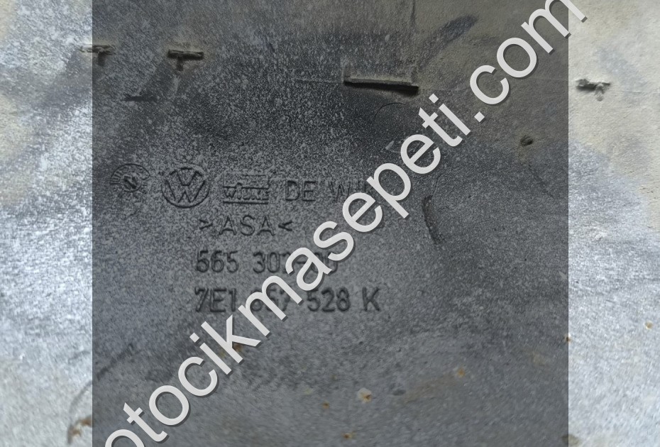 7E1857528K Kapı Ayna Kapak Sağ  AMAROK