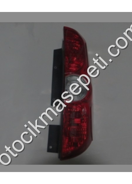 Fiat Doblo Stop Lambasi Sağ Kirmizi/Beyaz Bagaj Kapaği Yana Açila - Fiat Çıkma Parça