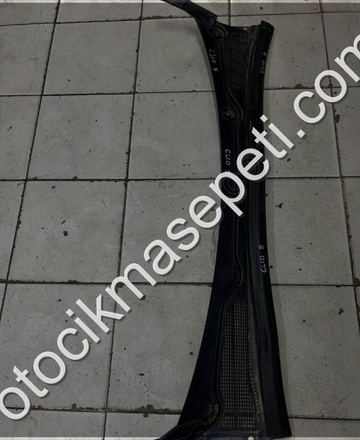CLİO 5 ÖN CAM IZGARASI ÇIKMA ORJİNAL