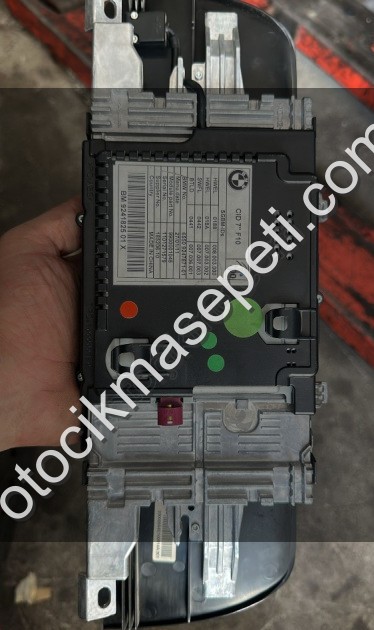 924182501 BMW F10 EKRAN