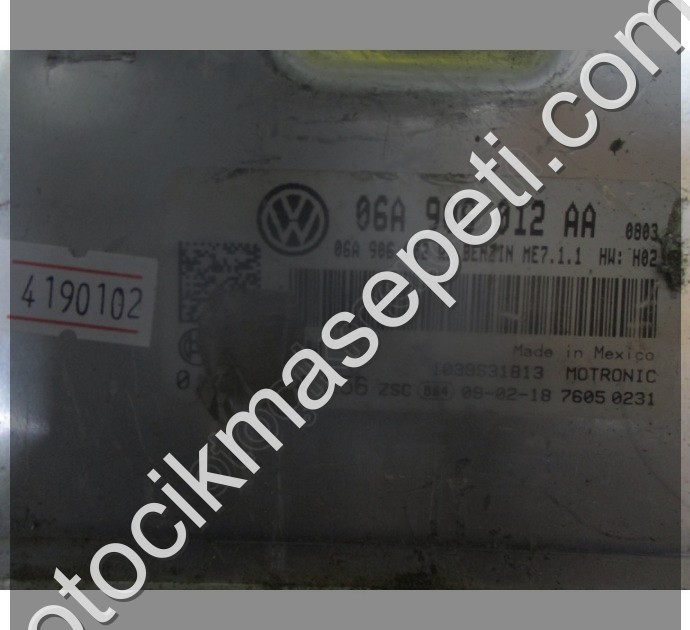 Volkswagen Golf Motor Beyni 06A906012AA ME7.1.1
