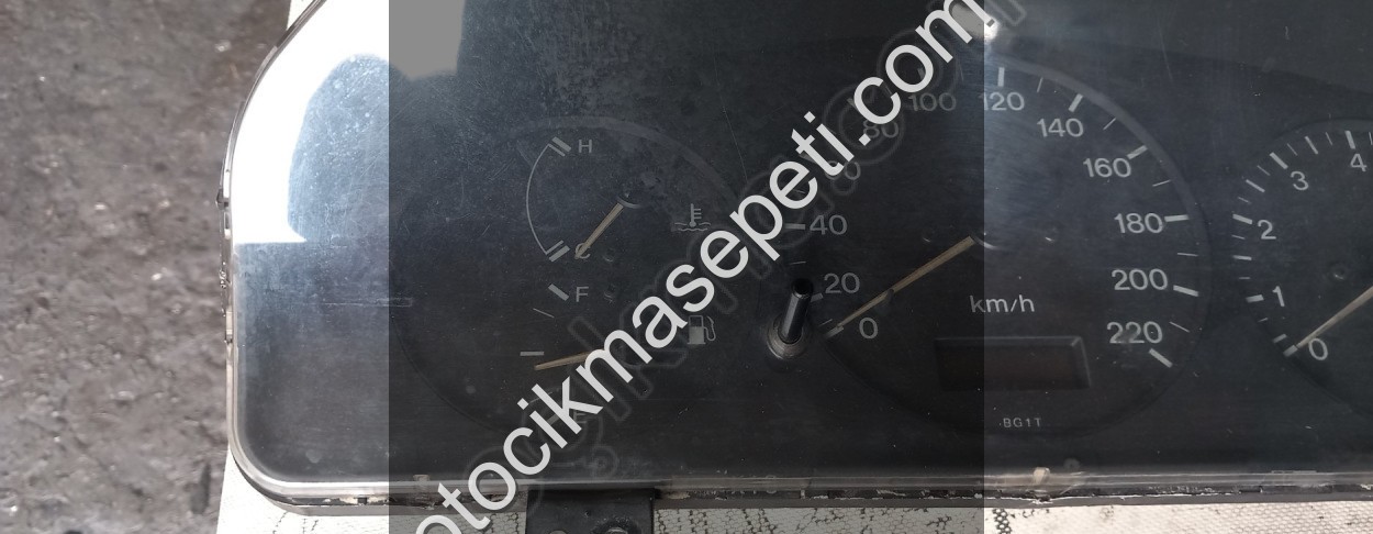 Mazda 323 familia kilometre saati