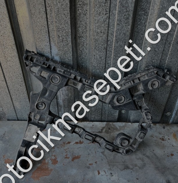VOLKSWAGEN PASSAT B8 2015-2023 SAĞ ARKA TAMPON BRAKETİ 3G5807356