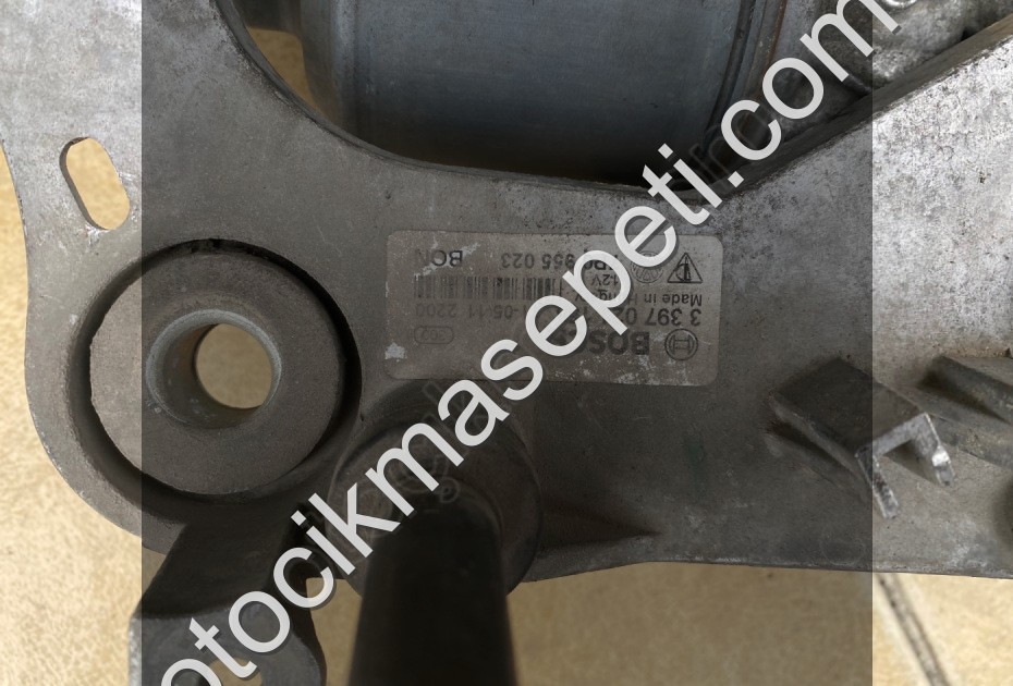 PORSCHE CAYENNE SİLECEK KOLU SİLECEK MOTORU 7P0955023 201122017