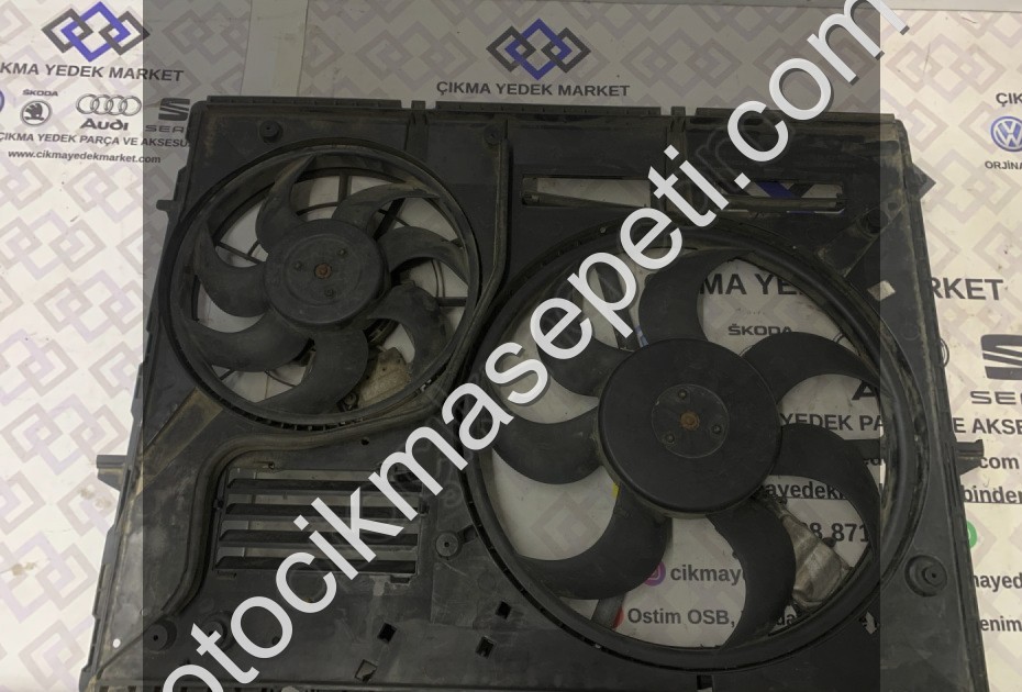 Audi Q7 3.0 TDI 20072015 Çiftli Fan Davlumbazı 7L0121207D