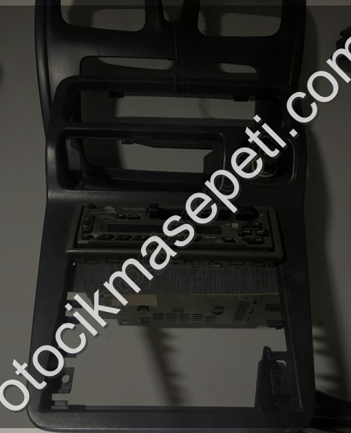 MAZDA 626 TEYP ÇERÇEVESİ