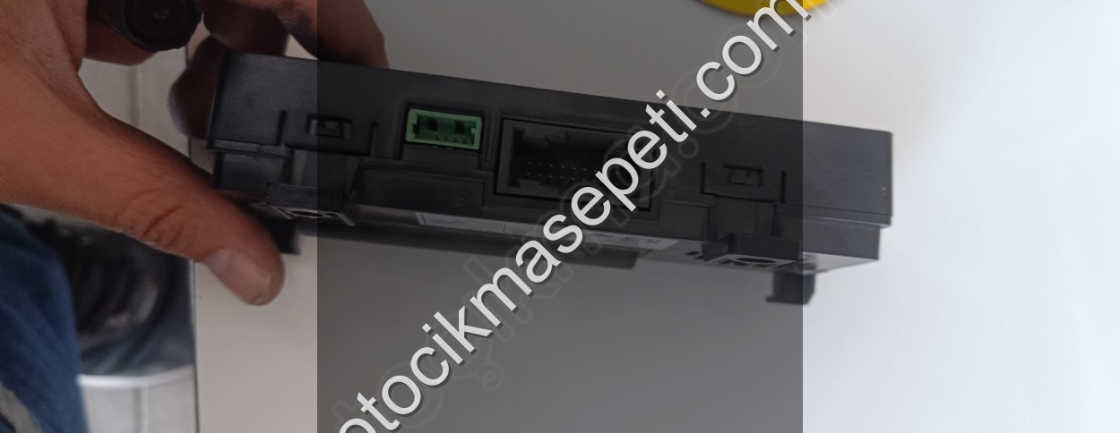 PEUGEOT 3008 5008 ÇIKMA BLUETOOTH BEYNİ 10R-052146