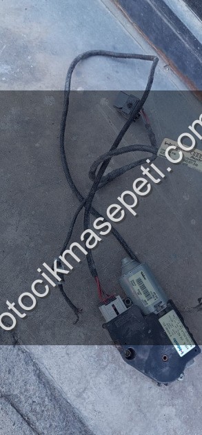 AUDİ A3 SEDAN SÖKME SUNROOF MOTORU 8V3959591A