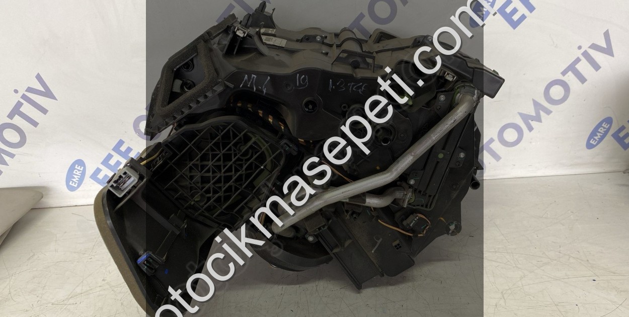 renault megane 4 2019 1.3 kalorifer kutusu/kazanı (son fiyat)