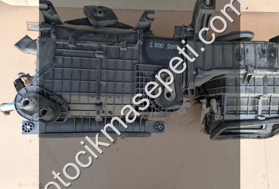 mitsubishi l200 2011 kalorifer kutusu/kazanı (son fiyat)