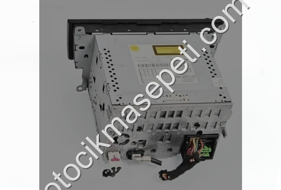 Audi A4 B8 A5 8T Radyo CD Player 8T1035186 C CQ-JA1870G Çıkma
