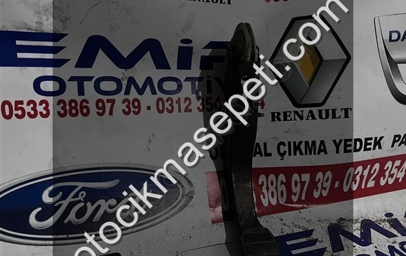 Renault R21 debriyaj pedalı