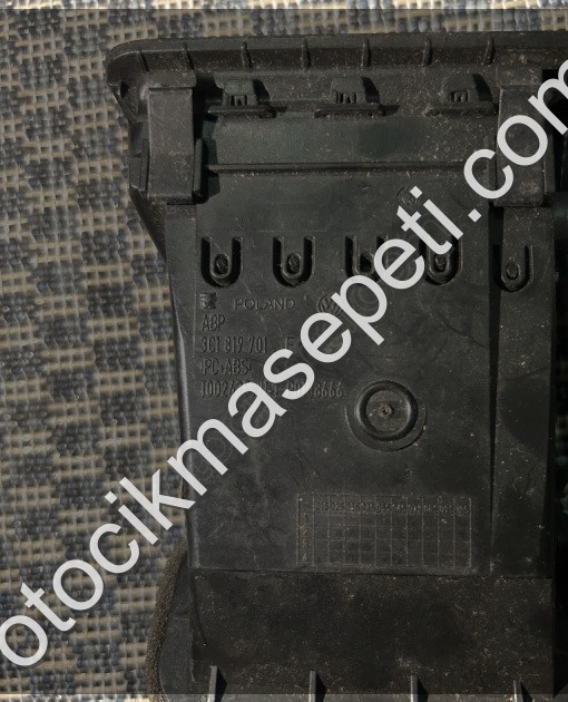 3C1819701E Passat B6 Havalandırma Izgarası Sol
