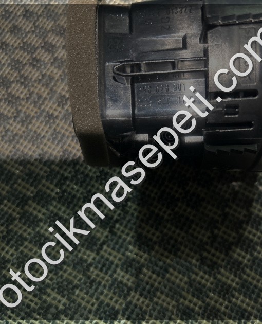 8V0820901 A3 Havalandırma Izgarası Sol