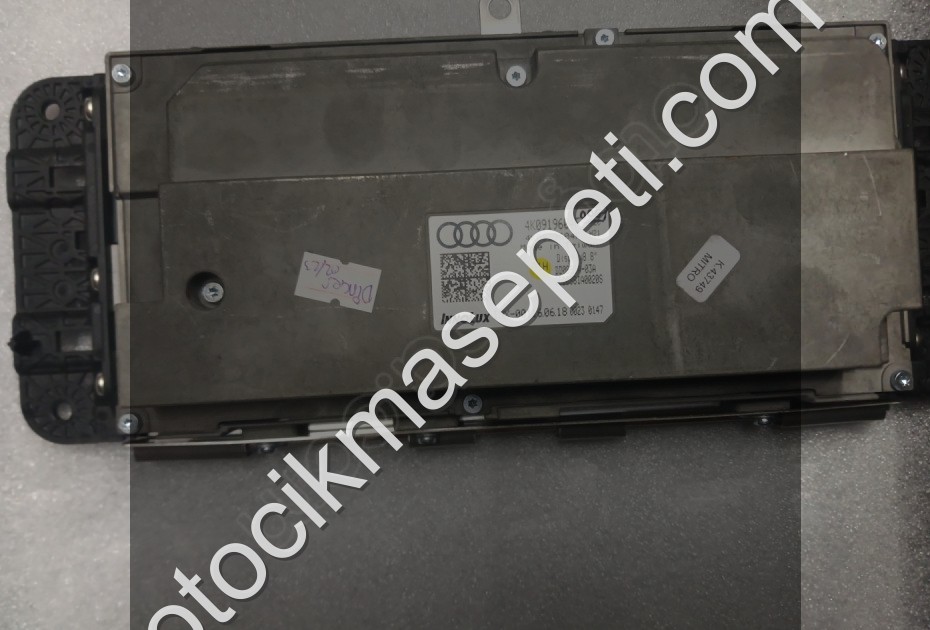 4K0919604F Multimedya Ekranı A6