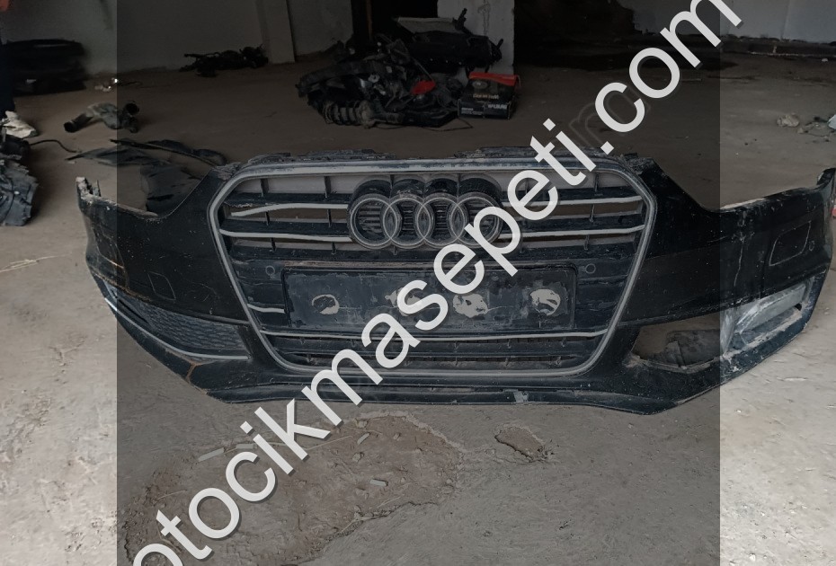 Audi A4 ön tampon dolu