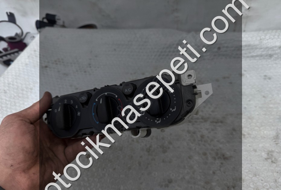 7M5T-19980-AA Ford Focus 2 Klima Kontrol Paneli ORJİNAL