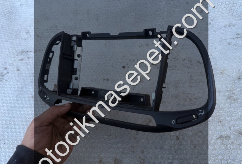 Fiat Doblo 4 Teyp Çerçevesi ORJİNAL