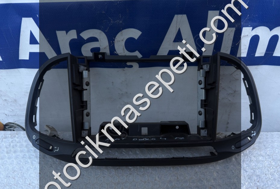 Fiat Doblo 4 Teyp Çerçevesi ORJİNAL