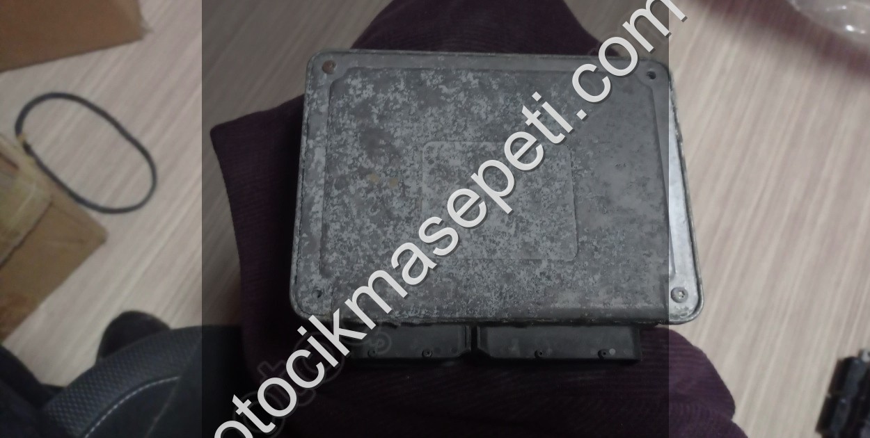 VOLKSWAGEN GOLF 4 1.6 MOTOR BEYNİ ORİJİNAL ÇIKMA