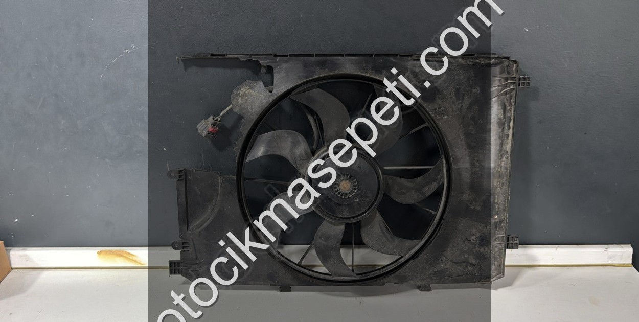 MERCEDES CLA W117 A W176 B W246 FAN 2465000093