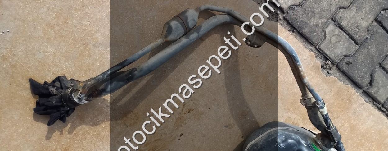 Cruze yakıt dolum boğazı OEM 13321705 çıkma orj