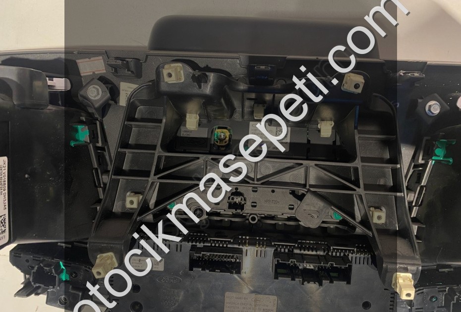 FORD TRANSİT 2020 363 ORJİNAL ÇIKMA TEYP (KLİMA PANELİ)