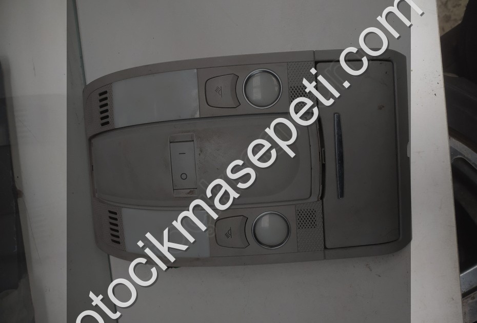 4F0947135BQ AUDİ A6 C6 TAVAN LAMBASI SUNROOF DÜĞMESİ