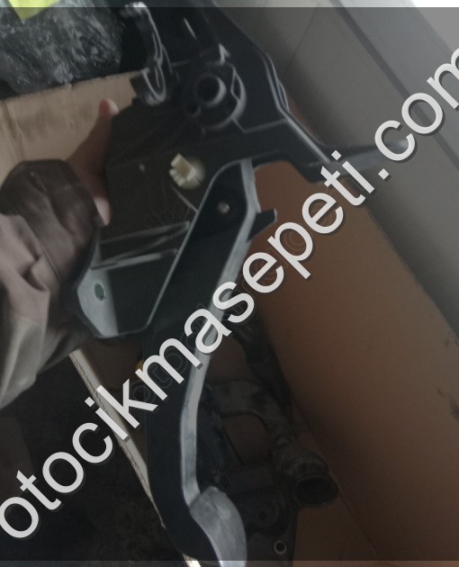 Renault symbol dokker depriyaj pedalı 465039034