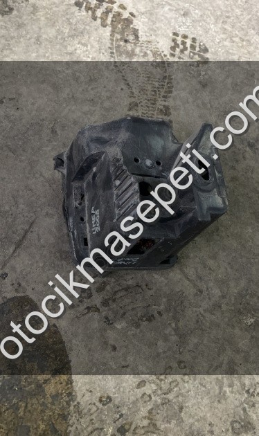 Fiat linea 2008 sigorta kutusu muhafaza plastik