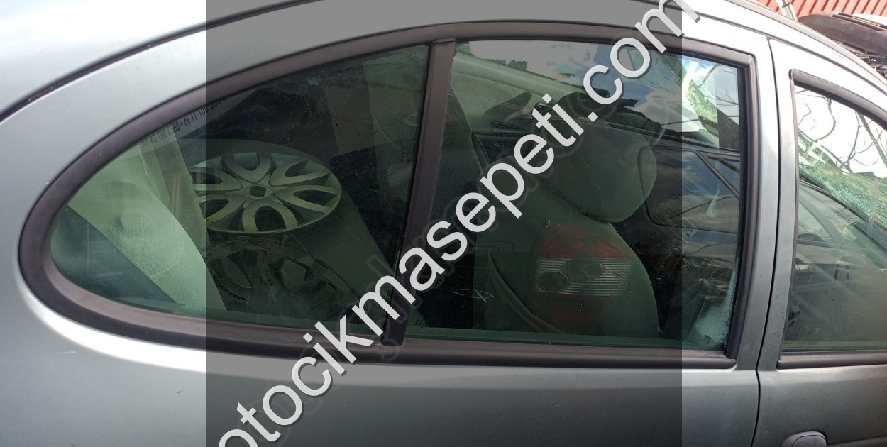 renault megane 1 sağ arka cam fitili