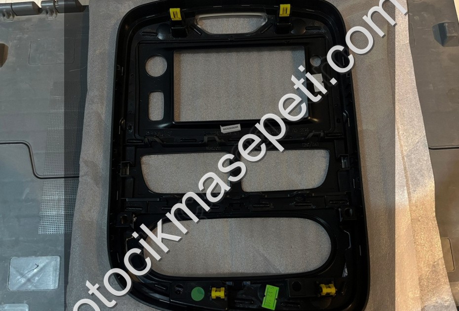 CLİO 4 TEYP ÇERÇEVESİ ORJİNAL 682600069R